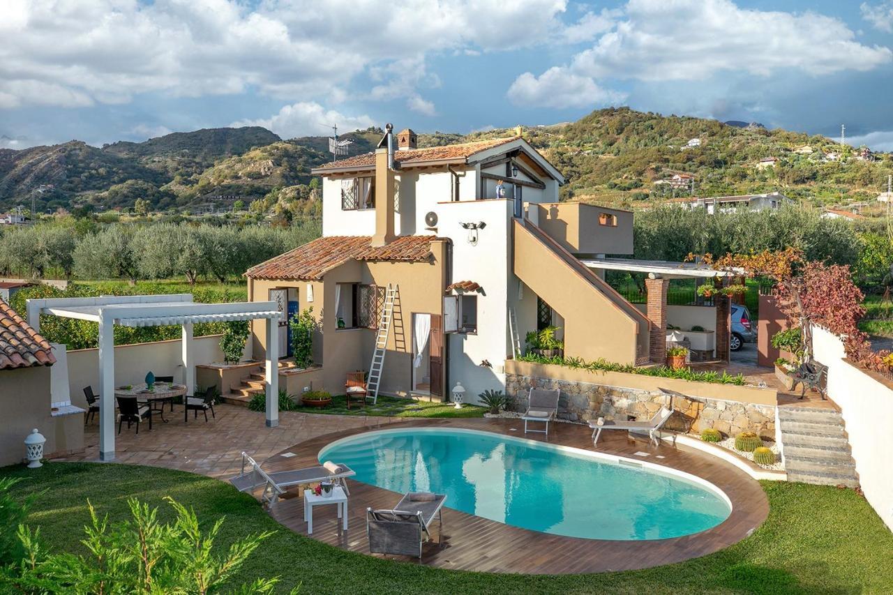 Villa Alcantara Di Charme Graniti Exterior photo