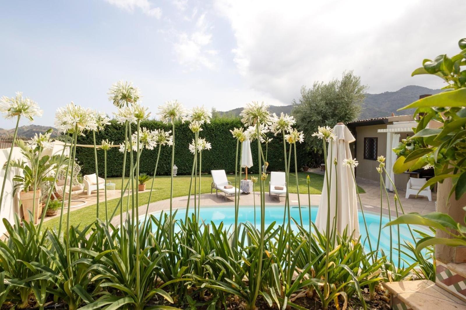 Villa Alcantara Di Charme Graniti Exterior photo